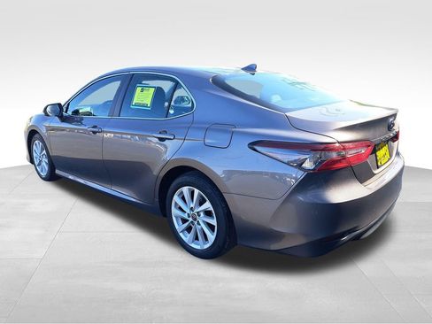 Used 2022 Toyota Camry LE w/ Convenience Package FWD image 3