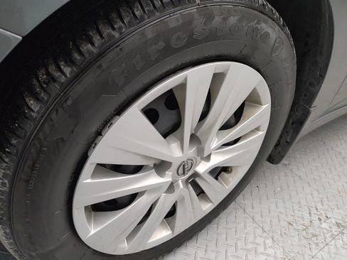 Used 2025 Nissan Sentra S image 31