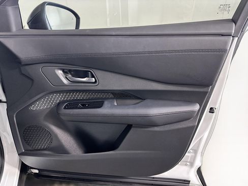 Used 2023 Nissan Ariya FWD image 33