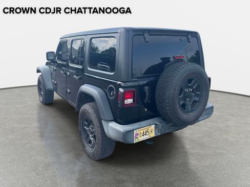 Used 2018 Jeep Wrangler Unlimited Sport AWD/4WD image 3