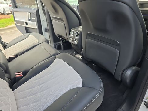 Used 2024 Mercedes-Benz G 550 image 11