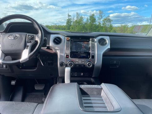Used 2018 Toyota Tundra Limited w/ Limited Premium Package AWD/4WD image 14