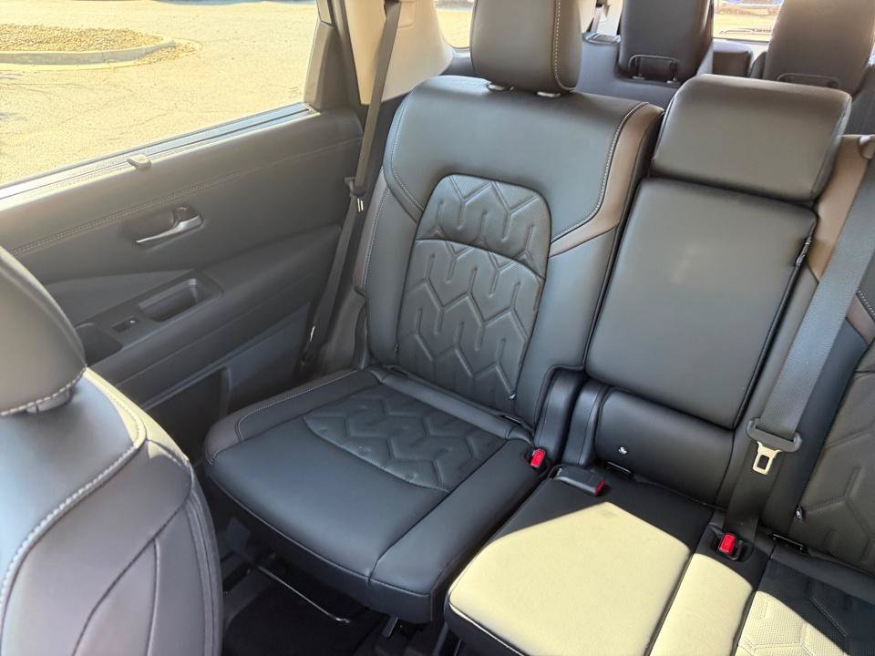 Used 2026 Nissan Pathfinder Platinum w/ Cargo Package FWD image 29