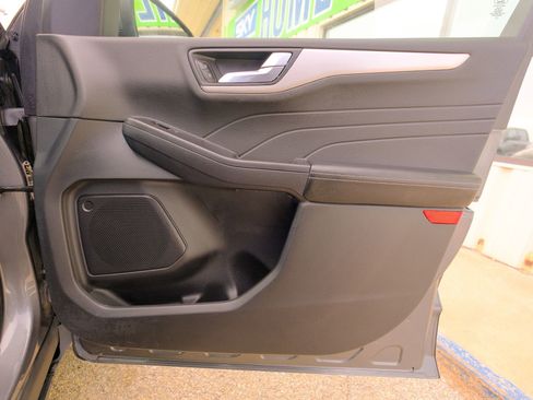 Used 2022 Ford Escape SEL image 17