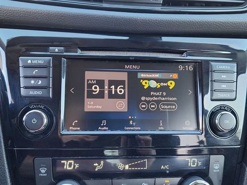 Used 2019 Nissan Rogue SV FWD image 40