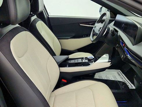 Used 2024 Kia EV6 GT-Line w/ GT-Line White Seat Package RWD image 22