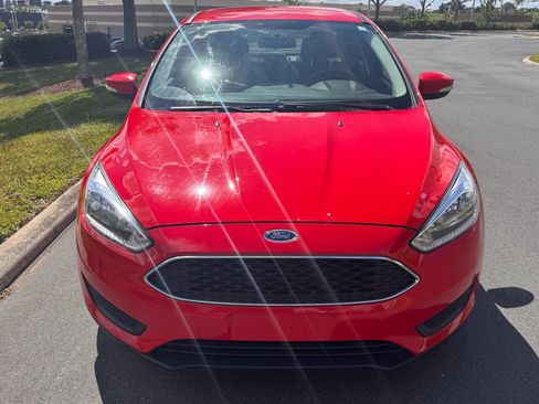 Used 2016 Ford Focus SE FWD image 4