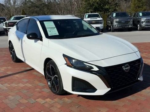 Used 2023 Nissan Altima 2.5 SR image 5