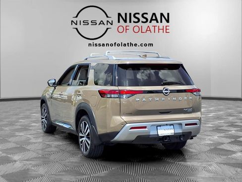 Certified 2024 Nissan Pathfinder Platinum AWD/4WD image 3
