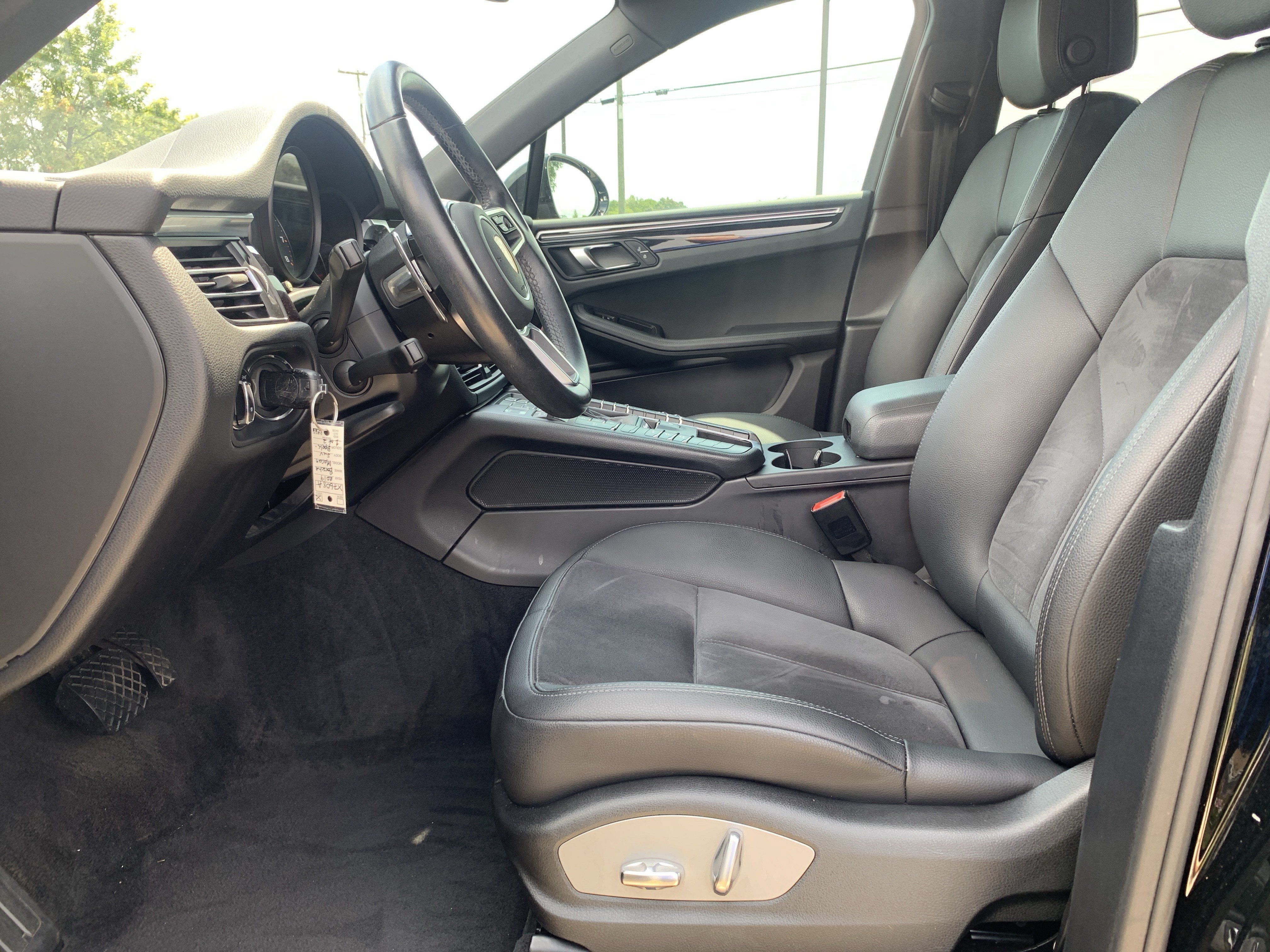 Used 2019 Porsche Macan AWD/4WD image 16