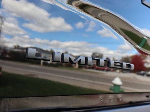 Used 2025 RAM 3500 Limited image 39