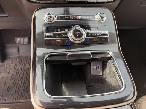 Used 2023 Lincoln Nautilus Reserve w/ Equipment Group 201A AWD/4WD image 13