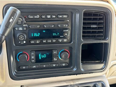 Used 2003 Chevrolet Suburban 2500 LT w/ LT Preferred Equipment Group image 25