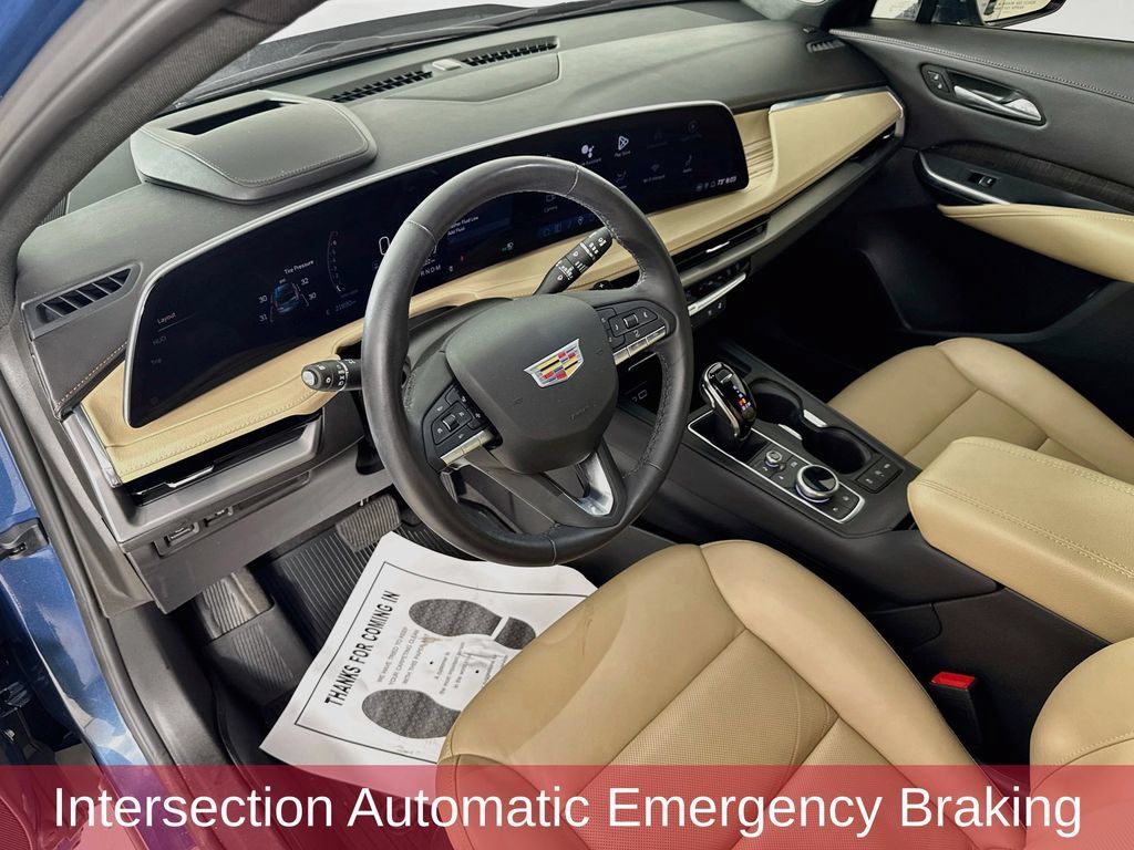 Used 2024 Cadillac XT4 Premium Luxury w/ Active Safety Package FWD image 9