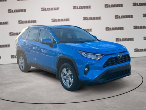Used 2020 Toyota RAV4 XLE image 7