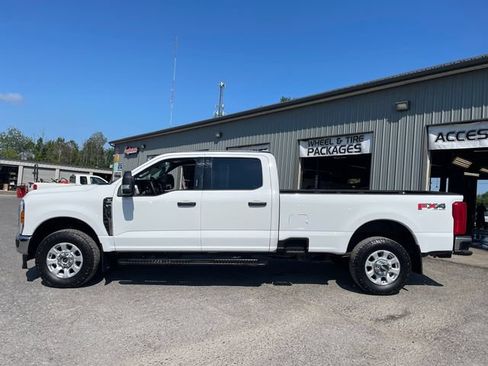 Used 2024 Ford F250 XLT w/ FX4 Off-Road Package AWD/4WD image 4