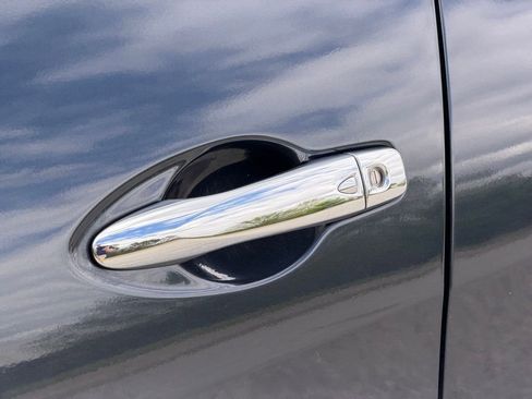 Used 2016 Nissan Maxima SR image 10