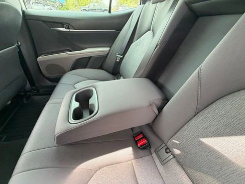 Used 2021 Toyota Camry LE image 23