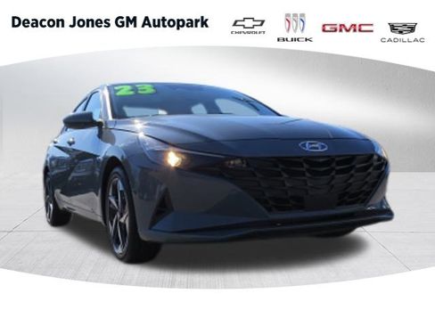 Used 2023 Hyundai Elantra SEL w/ Convenience Package image 1