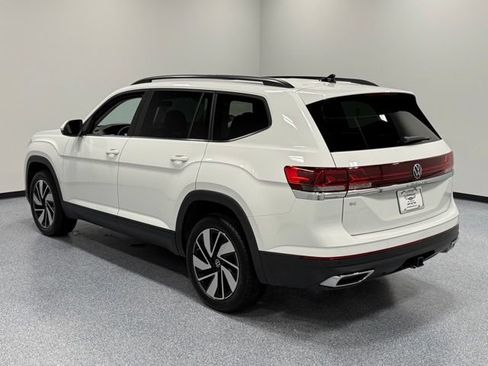 Used 2024 Volkswagen Atlas SE FWD image 9