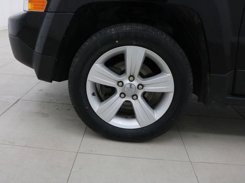 Used 2016 Jeep Patriot Latitude image 9