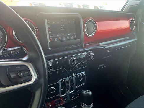 Used 2018 Jeep Wrangler Unlimited Rubicon AWD/4WD image 6