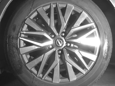 Used 2025 Nissan Altima 2.5 SV FWD image 14