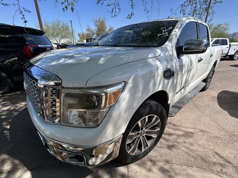 Used 2017 Nissan Titan SL AWD/4WD image 2