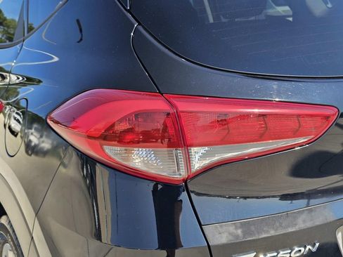 Used 2018 Hyundai Tucson SE AWD/4WD image 11