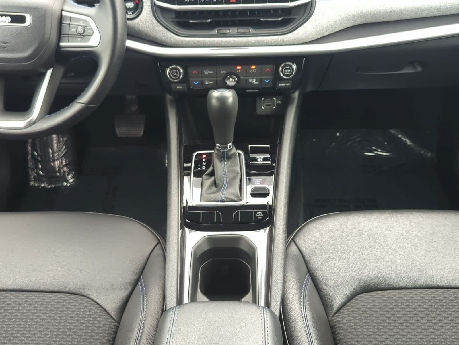 Used 2022 Jeep Compass Latitude w/ Convenience Group AWD/4WD image 26