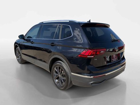 Used 2022 Volkswagen Tiguan SE w/ Panoramic Sunroof Package AWD/4WD image 4