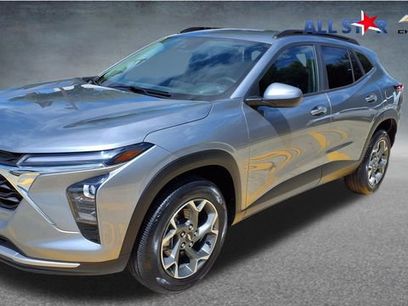 Used 2024 Chevrolet Trax LT w/ Driver Confidence Package