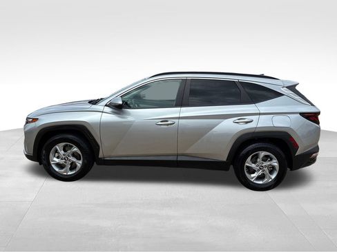 Used 2024 Hyundai Tucson SEL FWD image 2
