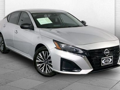 Used 2024 Nissan Altima 2.5 SV