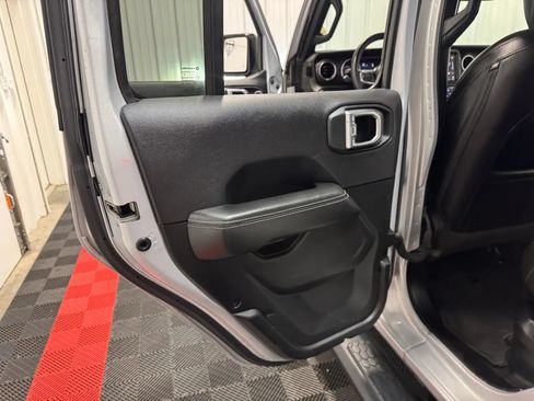 Used 2023 Jeep Wrangler Unlimited Sahara AWD/4WD image 36