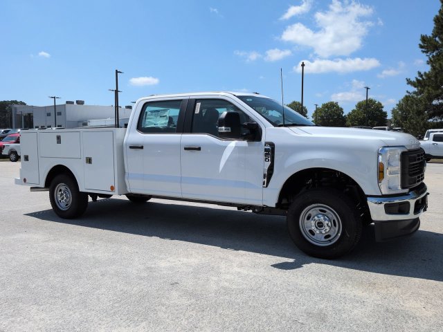 New 2026 Ford F250 XL w/ XL Chrome Package AWD/4WD image 2