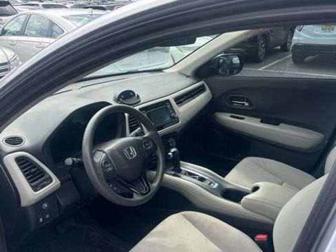 Used 2020 Honda HR-V LX image 5