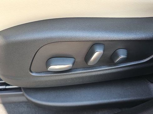 Used 2025 Cadillac XT6 Sport w/ LPO, Floor Liner Package image 31