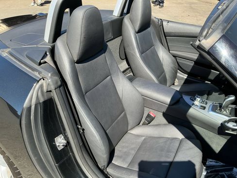 Used 2011 BMW Z4 sDrive35is image 16