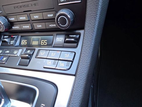 Used 2025 Porsche 718 Cayman S w/ Sport Chrono Package RWD image 37