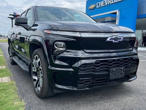 Used 2024 Chevrolet Silverado EV RST AWD/4WD image 1
