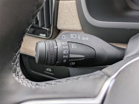 New 2026 Volvo XC90 B6 Plus w/ Protection Package Premier image 39