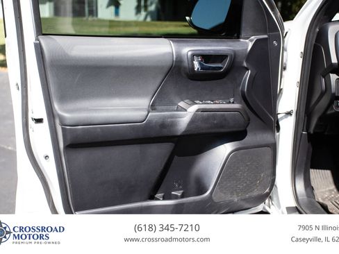 Used 2021 Toyota Tacoma TRD Sport AWD/4WD image 19