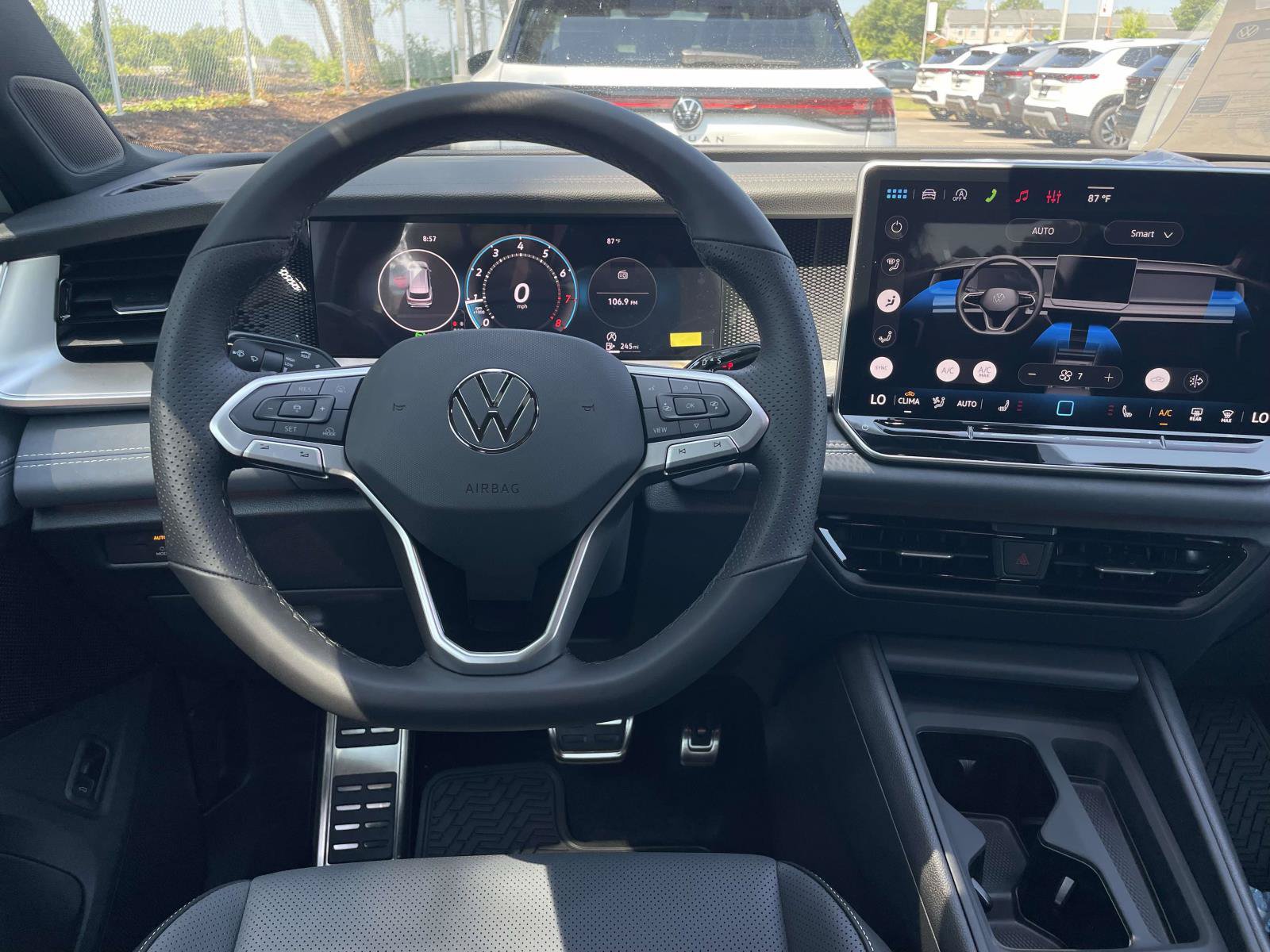 New 2026 Volkswagen Tiguan SE R-Line FWD image 14