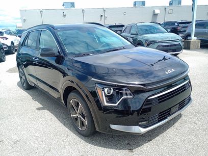New 2025 Kia Niro SX