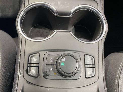Used 2024 GMC Terrain SLT FWD image 32