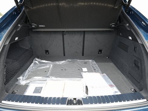 New 2025 Porsche Cayenne Coupe image 34