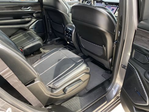 Used 2022 Jeep Grand Cherokee L Overland w/ Luxury Tech Group IV image 13