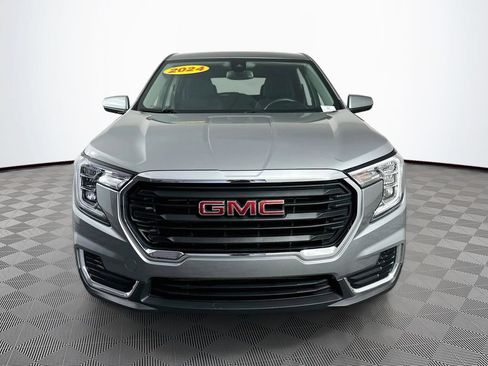 Used 2024 GMC Terrain SLE FWD image 3