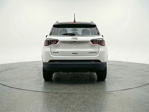 Used 2025 Jeep Compass Limited image 7